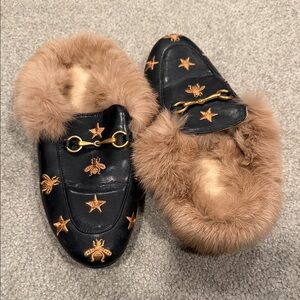 Black Embroidered Fur Loafers “gucci” honey bee style